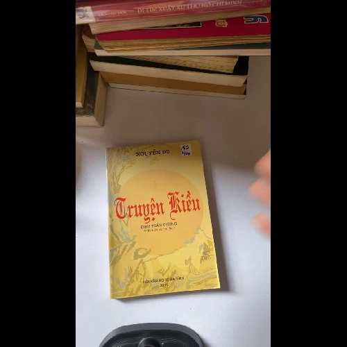 Truyện Kiều- Nguyễn Du- Đinh Trần Cương (khảo biện và chú thích) có ký tặng
