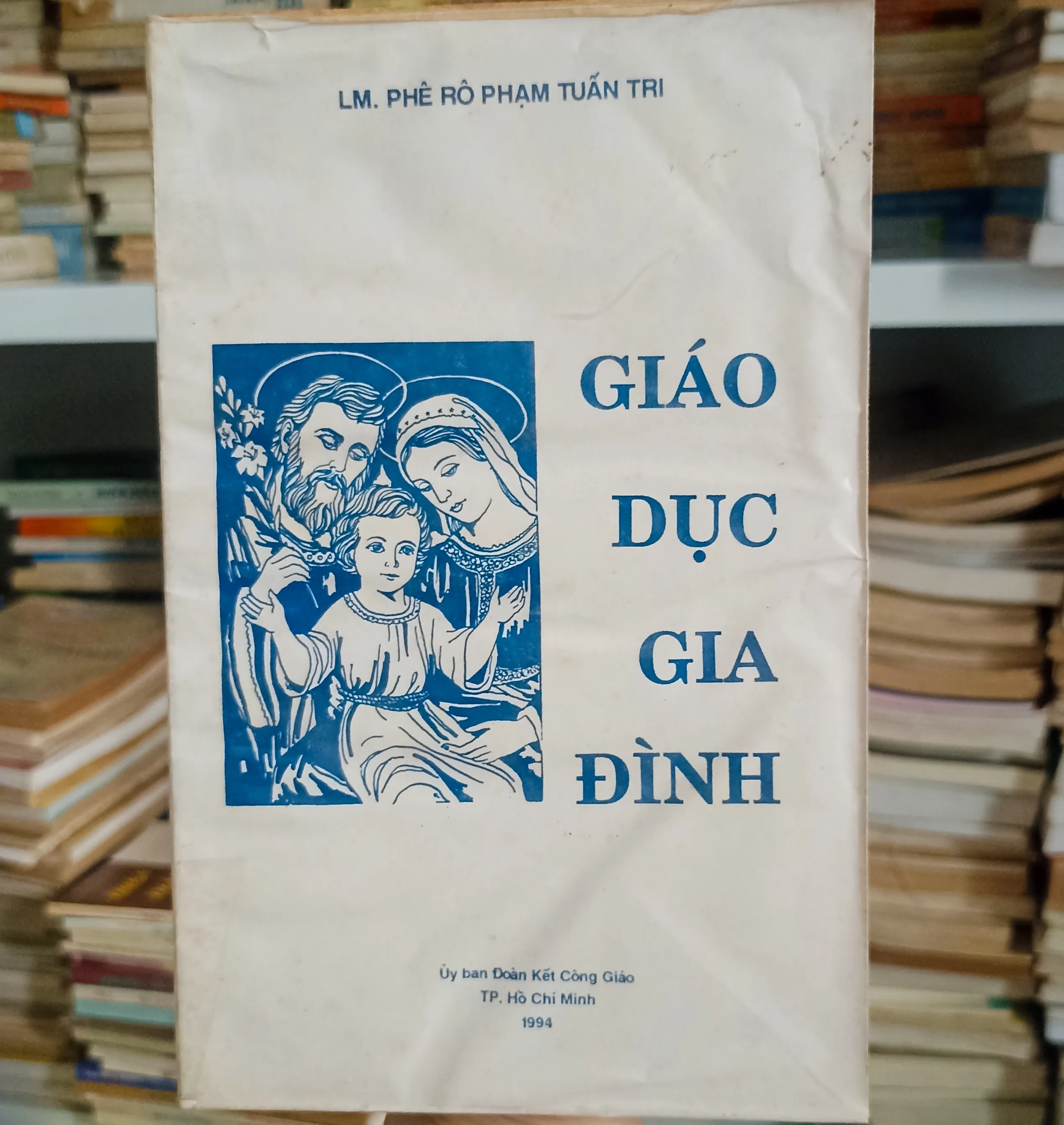 Giáo dục gia đình 🌻 by  - Sách Book Cover - Ngọc Hiển Books