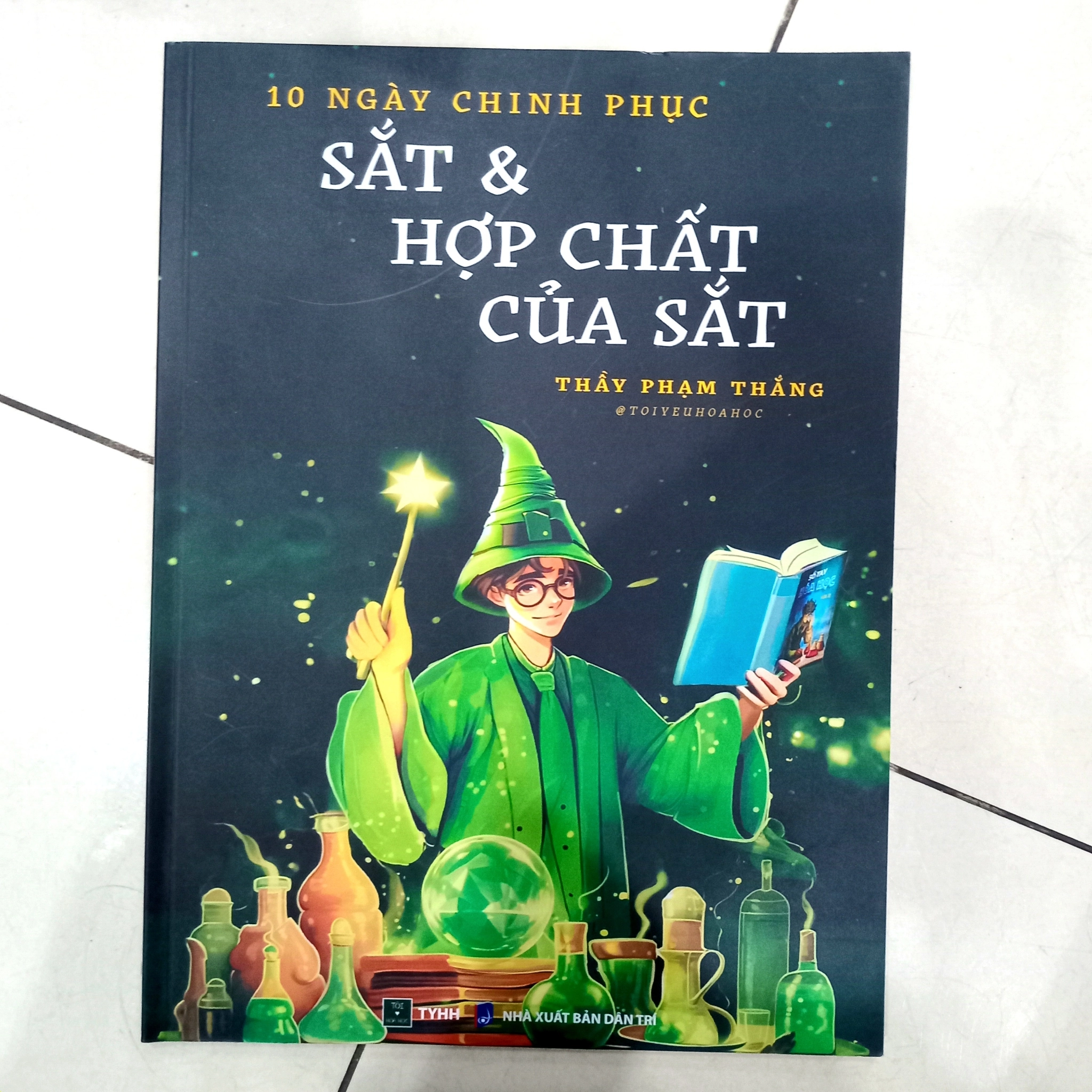 Sắt và hợp chất của Sắt 📚 by  - Sách Book Cover - Ngọc Hiển Books