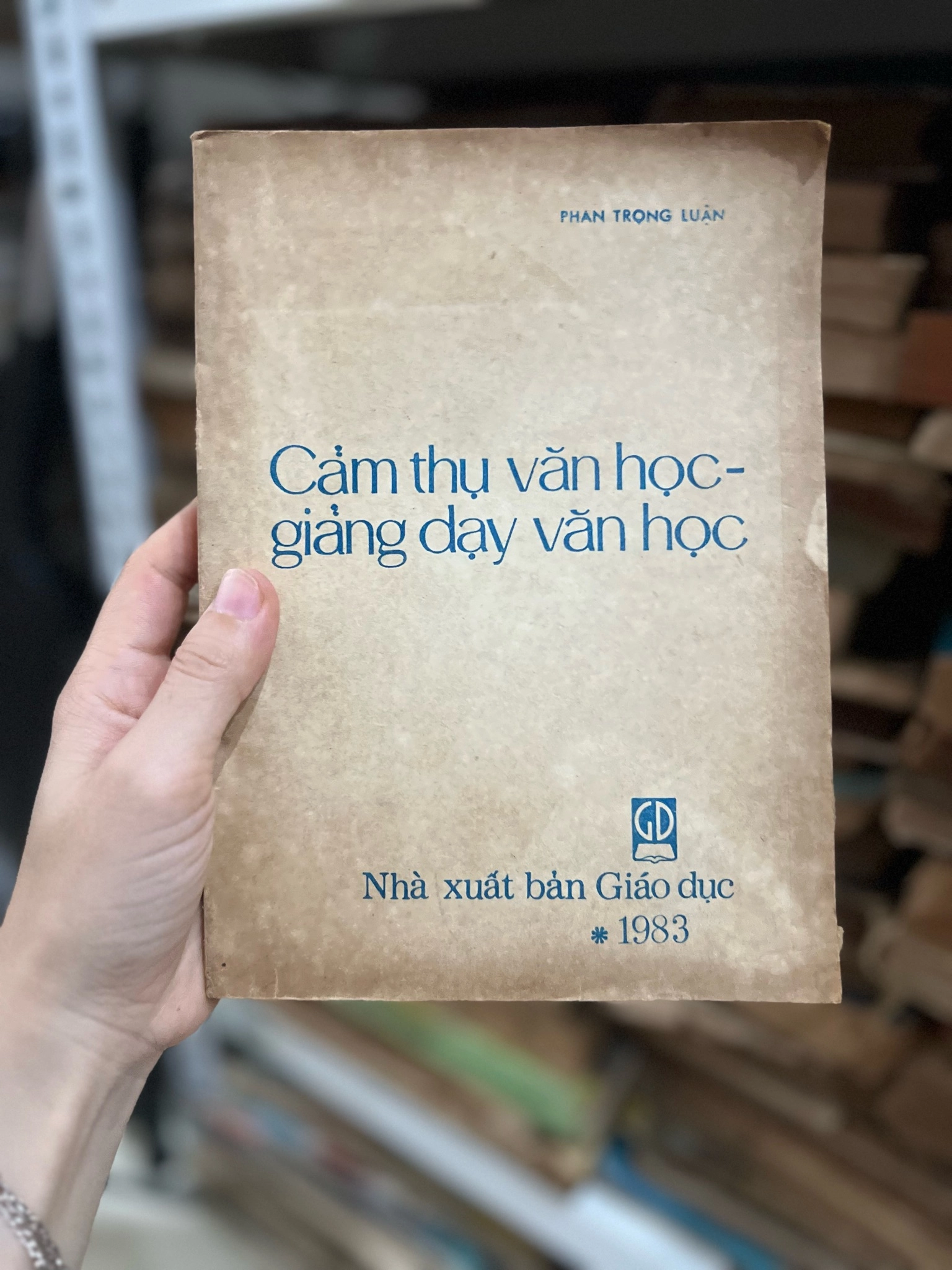 Cảm thuh văn học giảng dạy văn học 1983 by  - Sách Book Cover - Ngọc Hiển Books