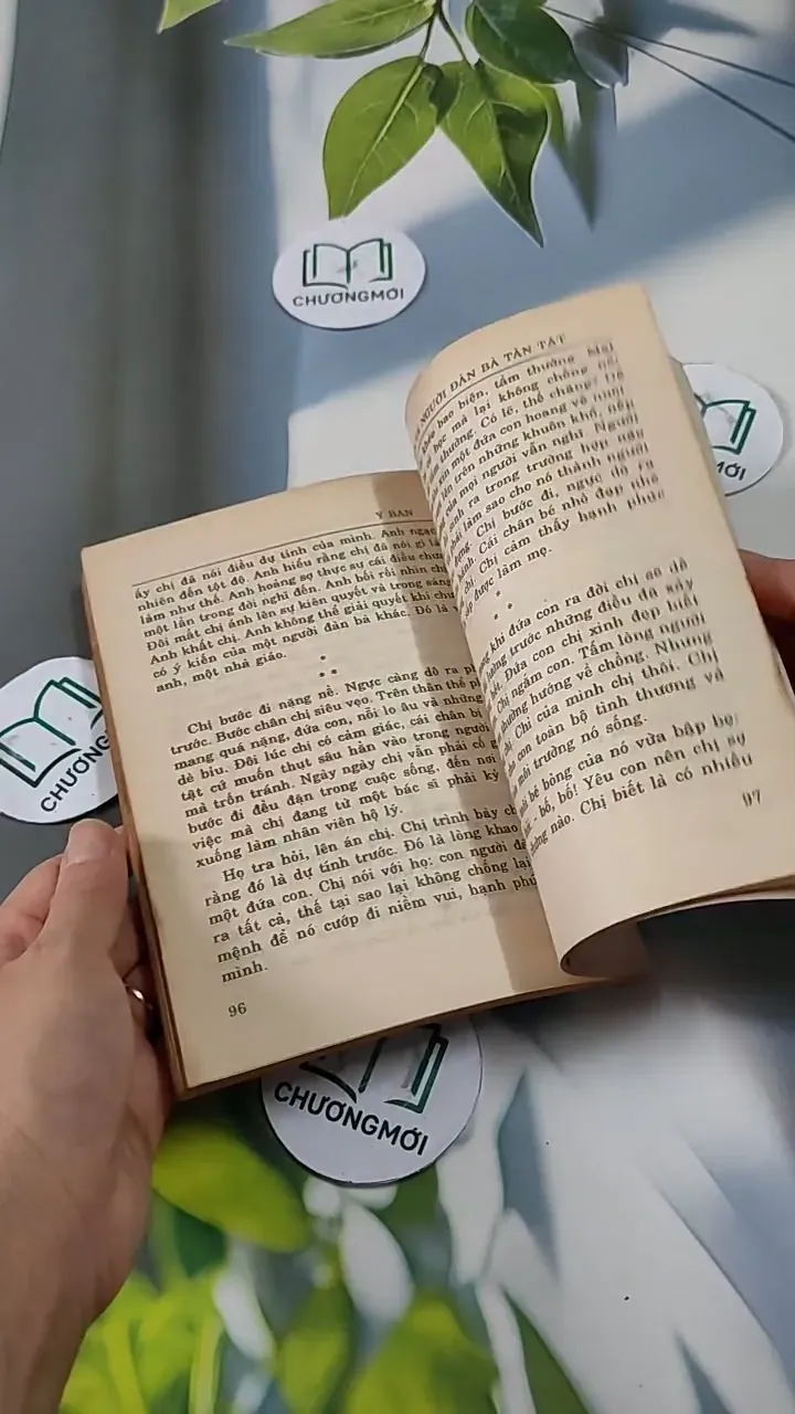 Người Đàn Bà Sinh Ra Trong Bóng Đêm - Y Ban 713832