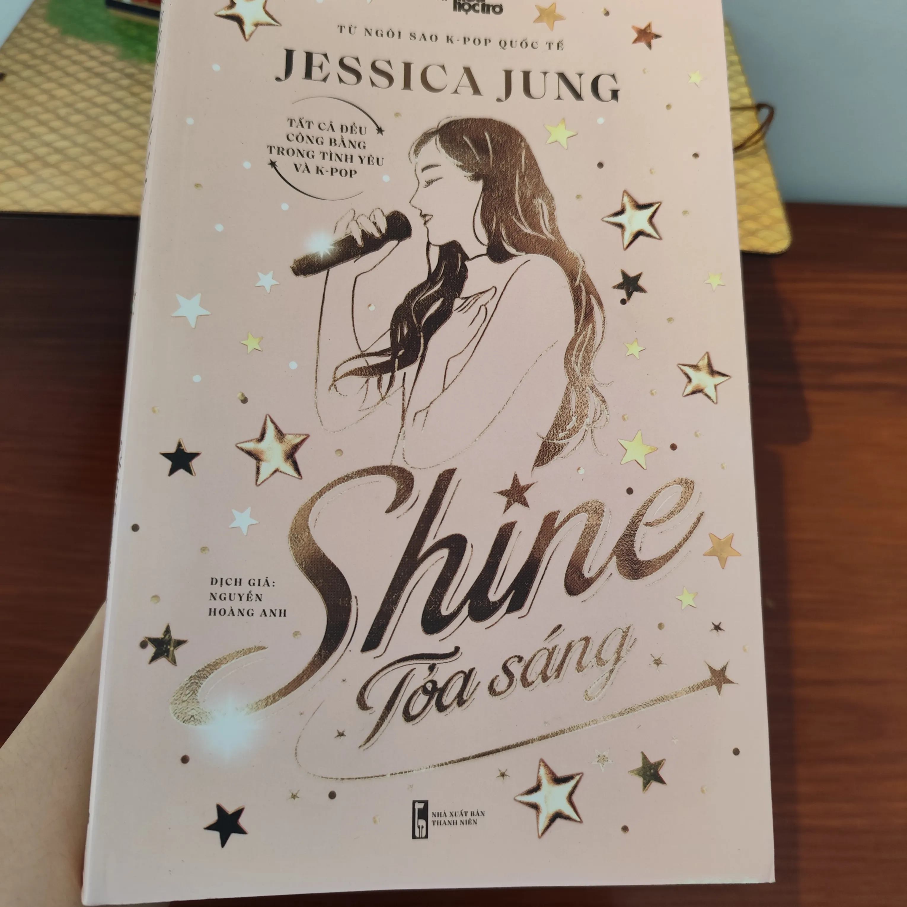 Shine tỏa sáng by  - Sách Book Cover - Ngọc Hiển Books
