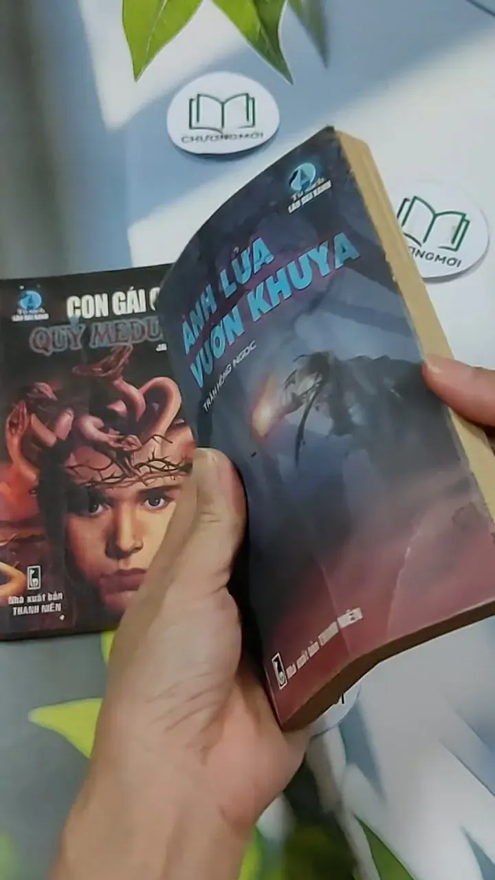 Combo Truyện: Ánh Lửa Vườn Khuya, Con Gái Của Quỷ Medusa 703129