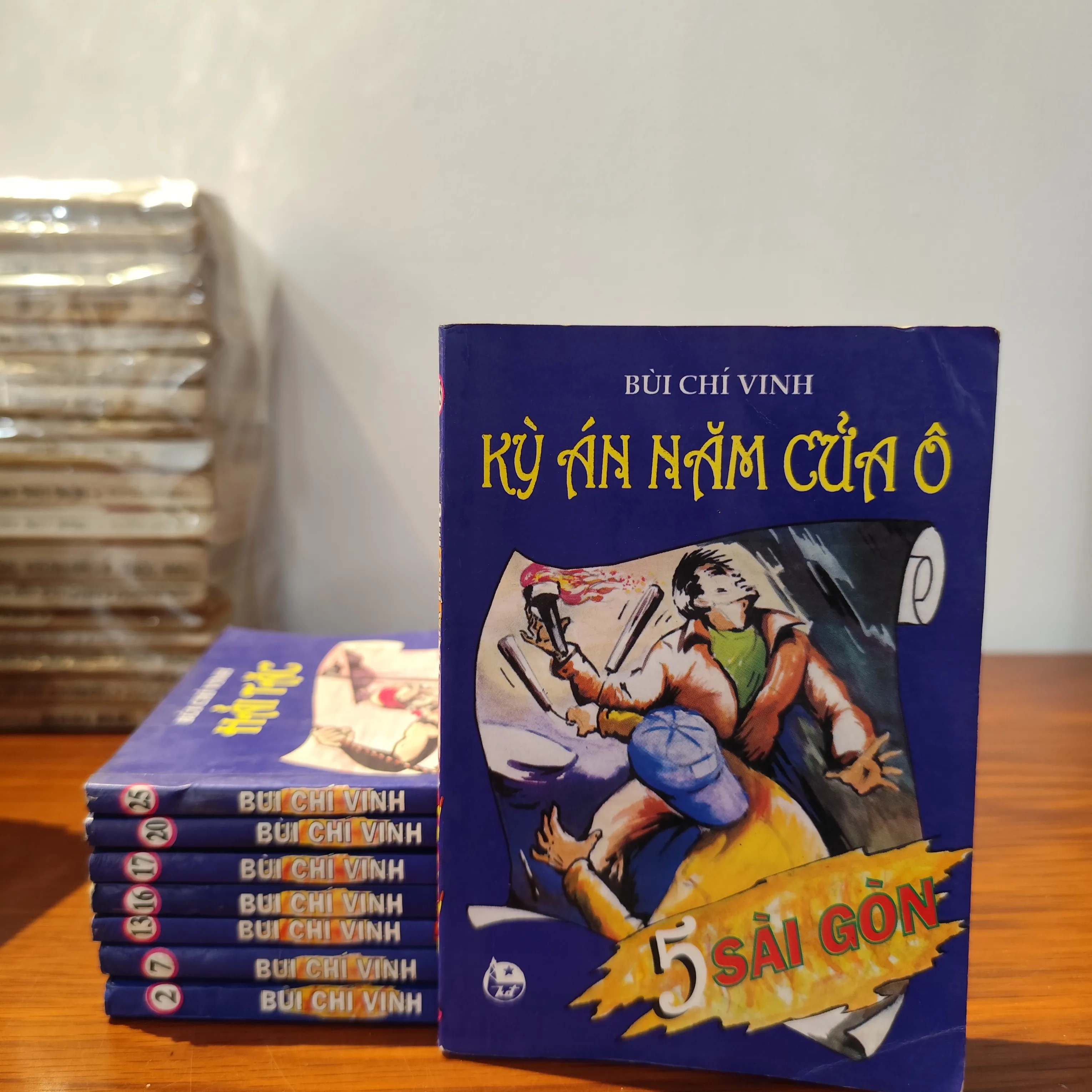 8 cuốn 5 Sài Gòn - Bùi Chí Vinh by  - Sách Book Cover - Ngọc Hiển Books
