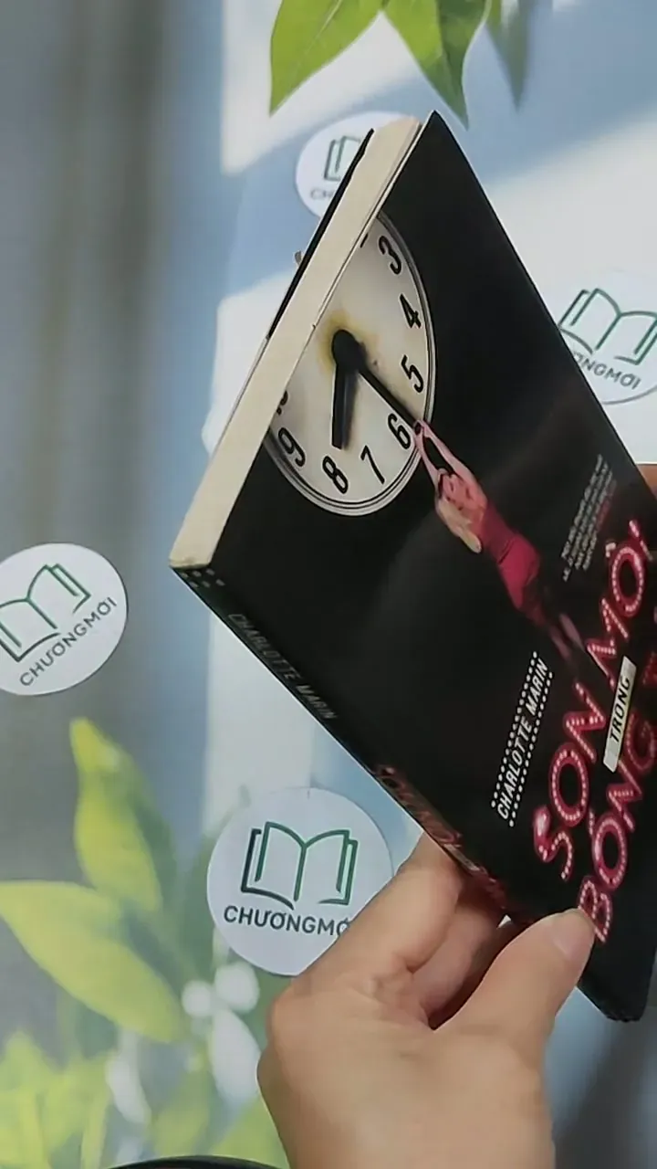 Son môi trong bóng tối - Charlotte Marin 698569