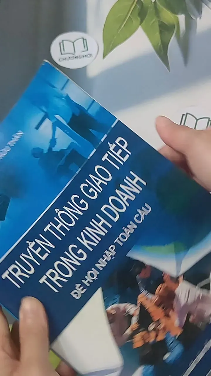 Truyền thông giao tiếp trong kinh doanh để hội nhập toàn cầu - Nguyễn Hữu Thân 688446