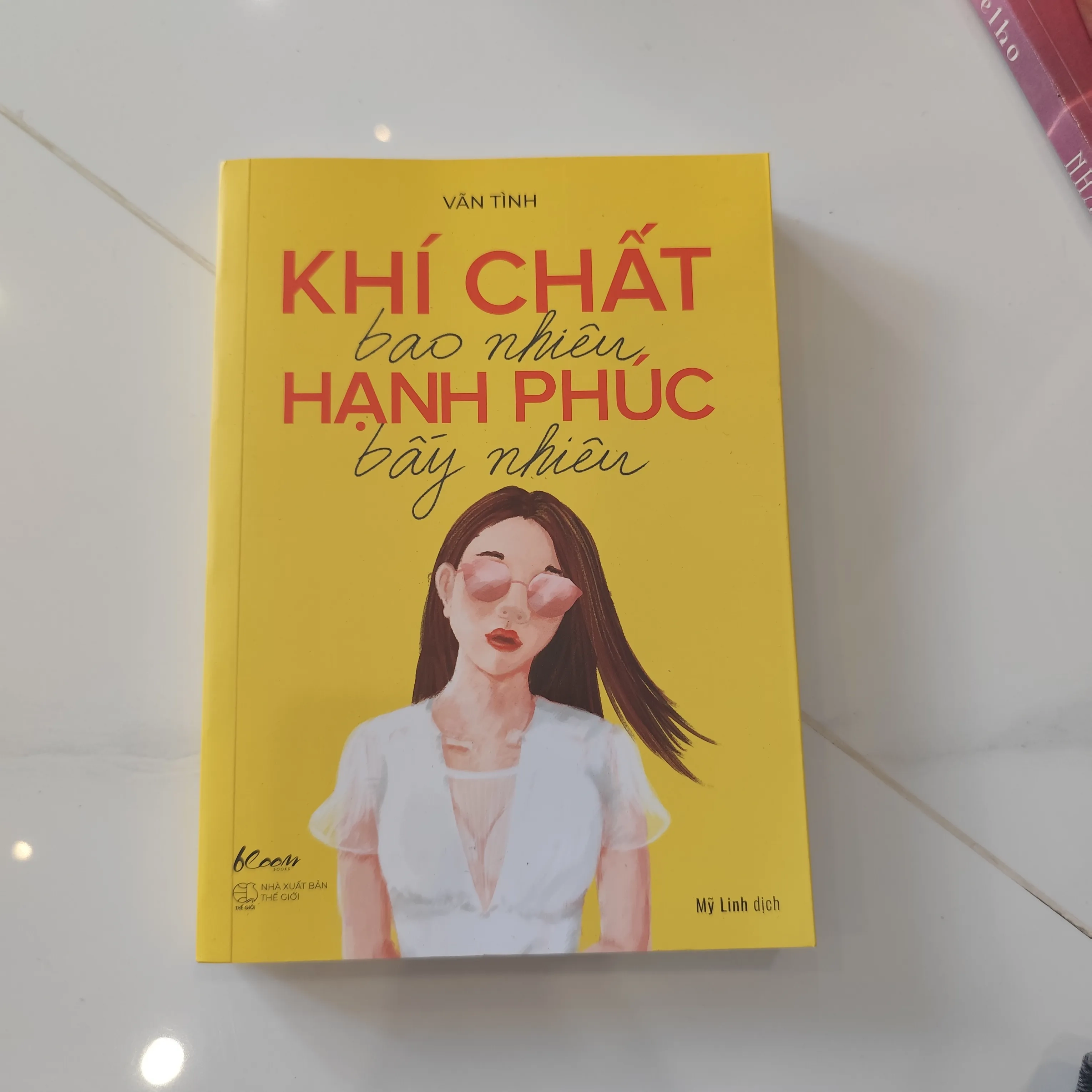 Khí chất bao nhiêu hạnh phúc bấy nhiêu by  - Sách Book Cover - Ngọc Hiển Books