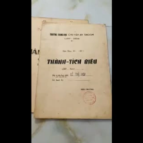 Bộ thành tích biểu xưa nữ sinh Trung học Chu Văn An Saigon và Trung học tư thục Quốc Việt