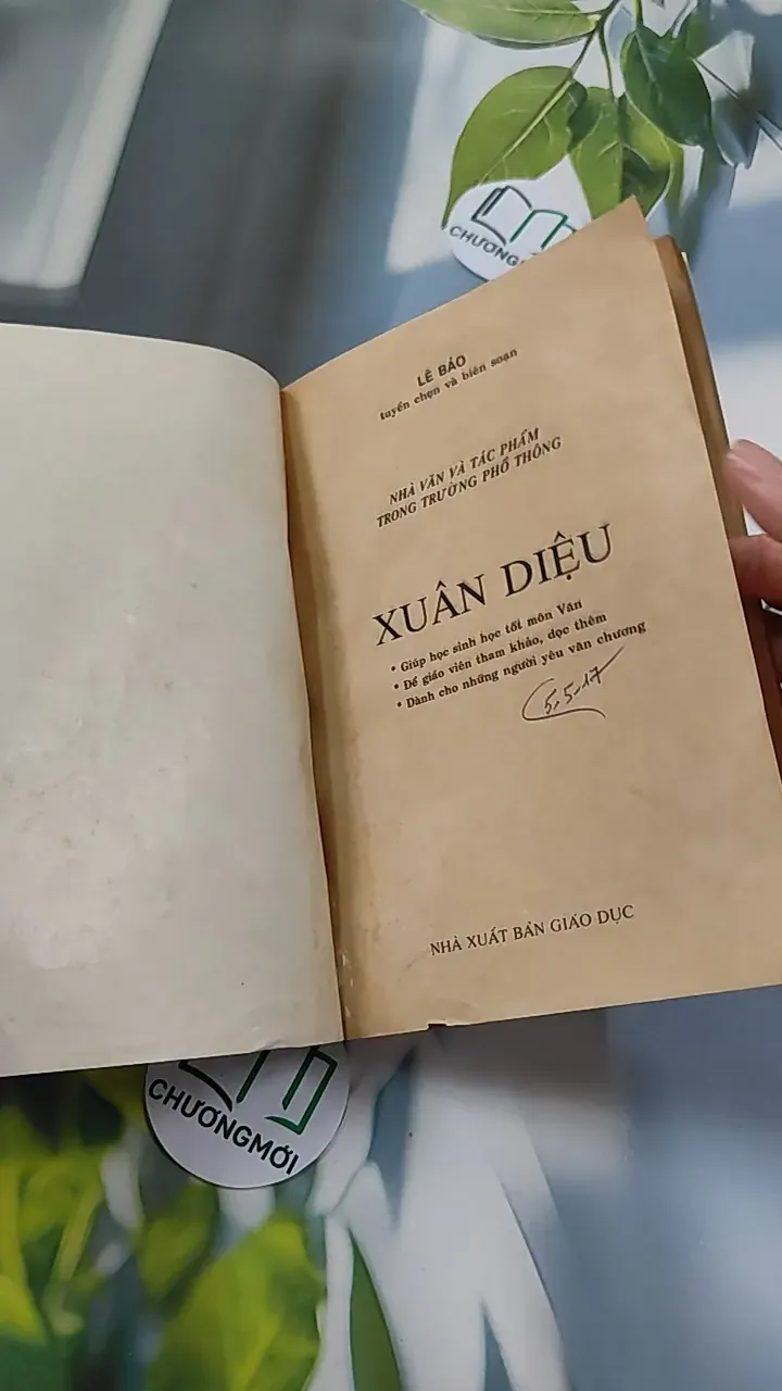 [XƯA] Xuân Diệu - Nhà Văn Và Tác Phẩm Trong Trường Phổ Thông (1998) - Lê Bảo 776094