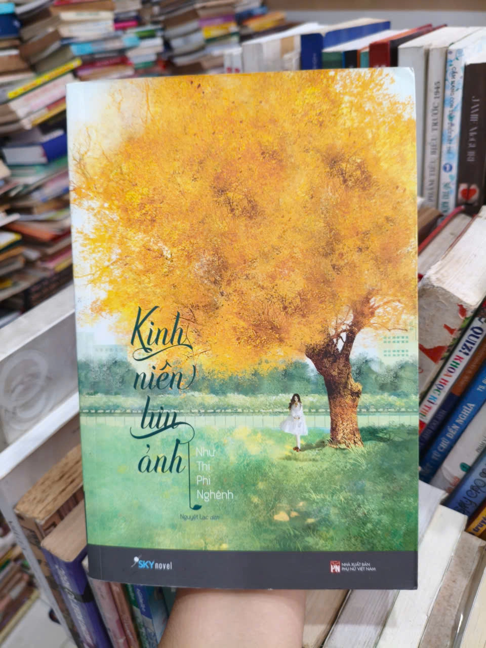 Kinh Niên Lưu Ảnh by  - Sách Book Cover - Ngọc Hiển Books
