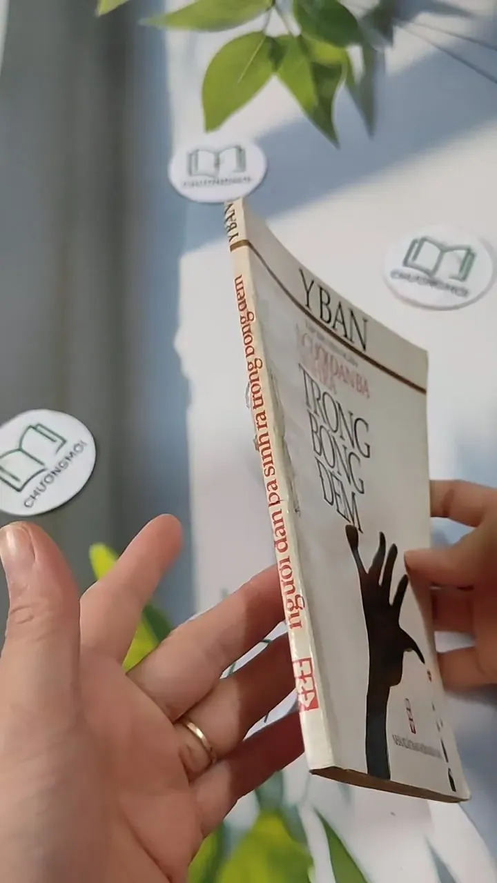 Người Đàn Bà Sinh Ra Trong Bóng Đêm - Y Ban 713832