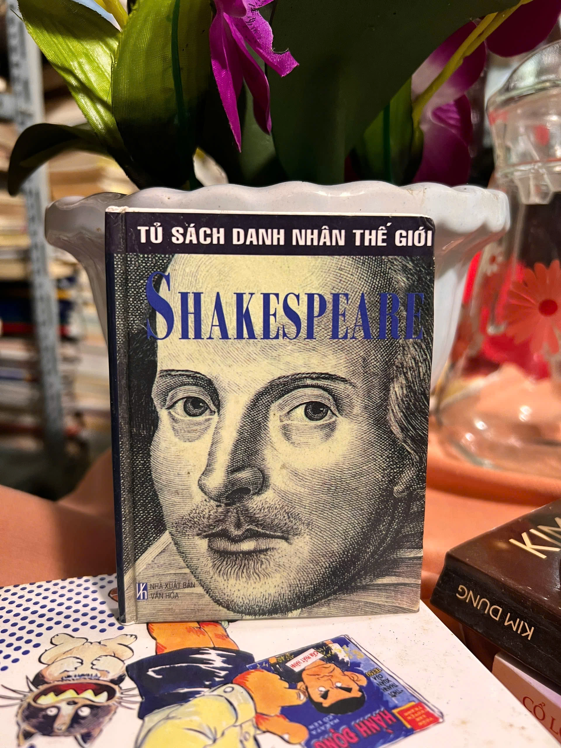 Tủ sách doanh nhân thế giới - William Shakespeare by  - Sách Book Cover - Ngọc Hiển Books