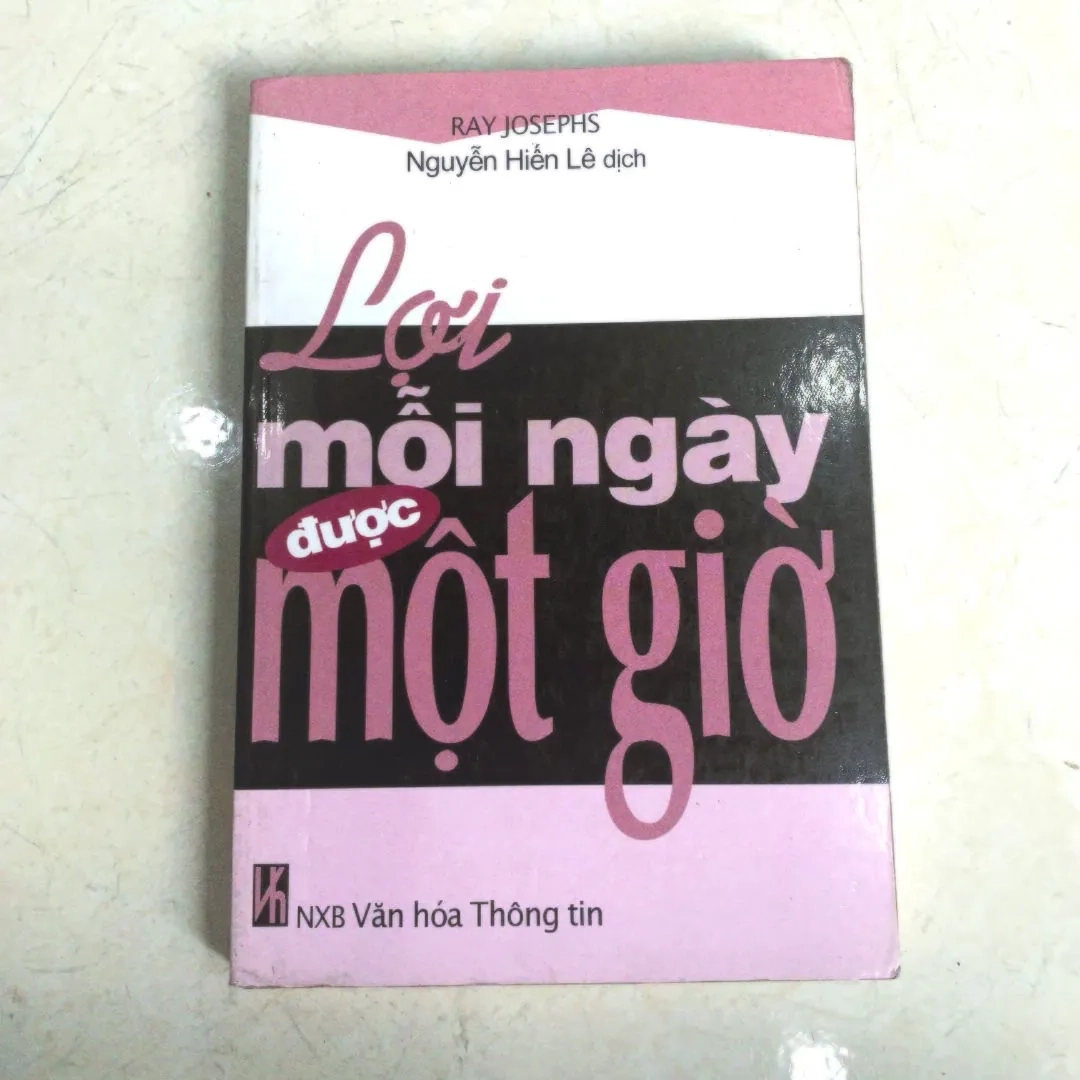 Lợi Mỗi Ngày Được Một Giờ 🐰 by  - Sách Book Cover - Ngọc Hiển Books