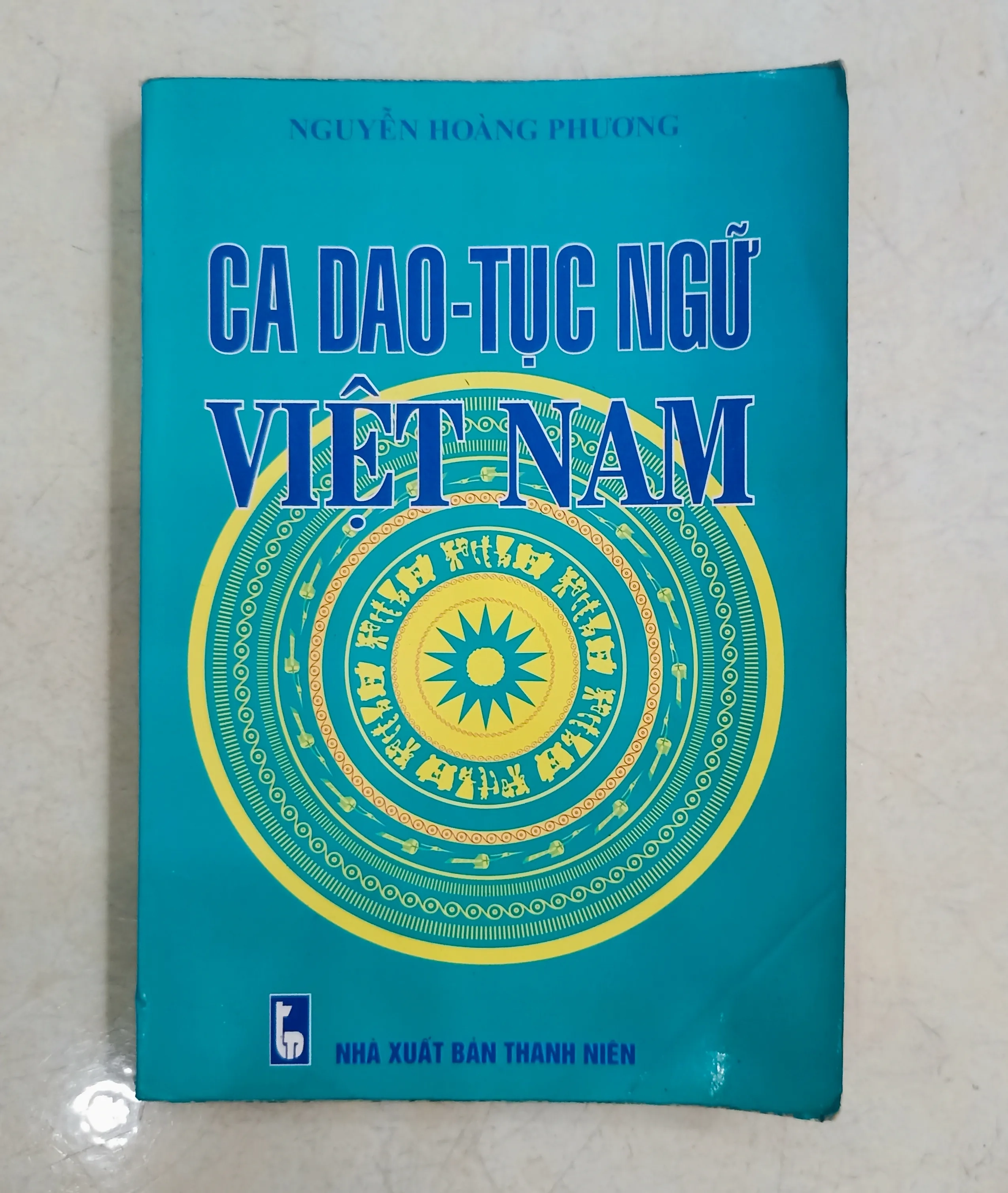 Ca dao - Tục ngữ Việt Nam 🌻 by  - Sách Book Cover - Ngọc Hiển Books