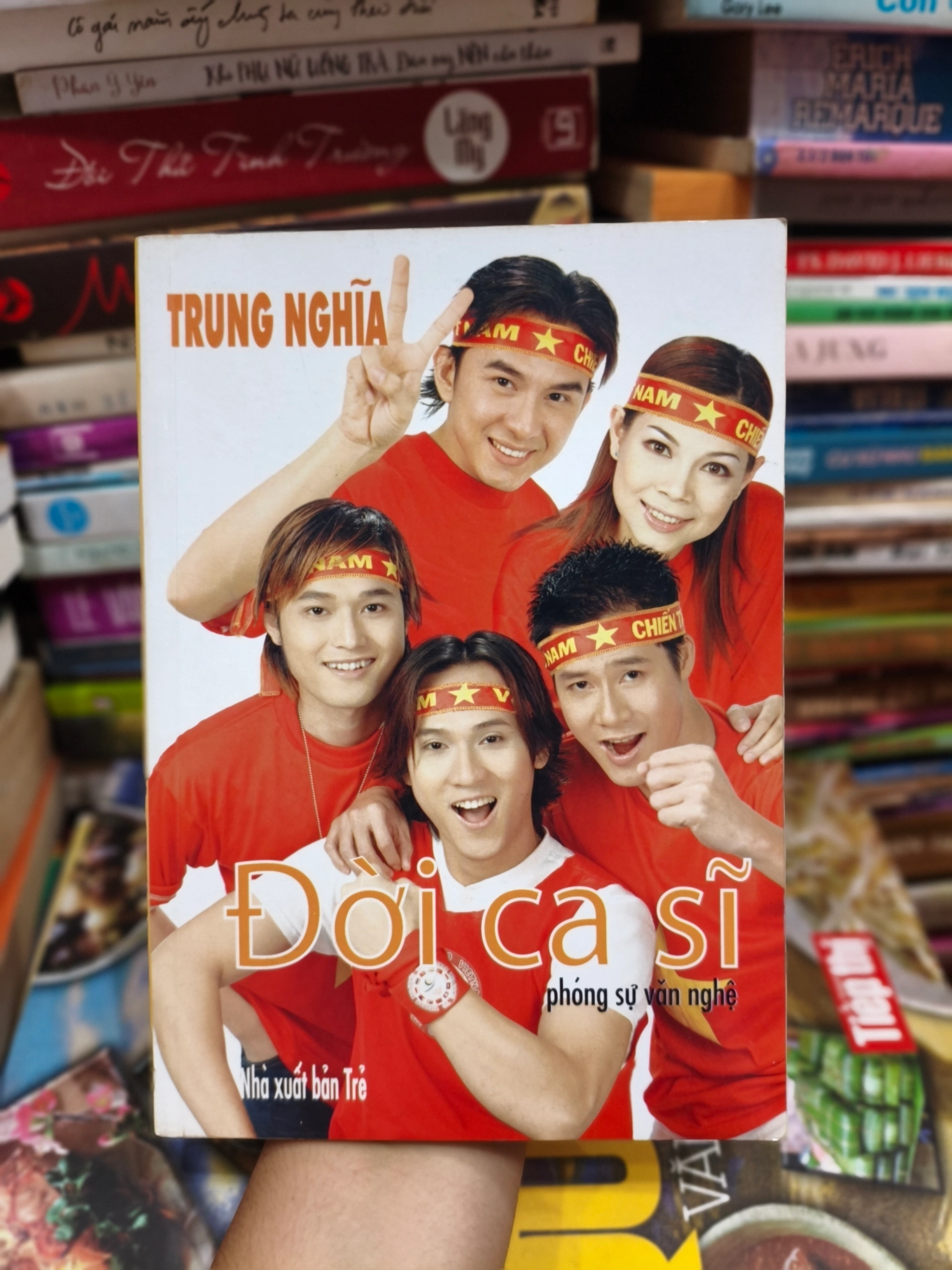 Đời ca sĩ 🌱 by  - Sách Book Cover - Ngọc Hiển Books