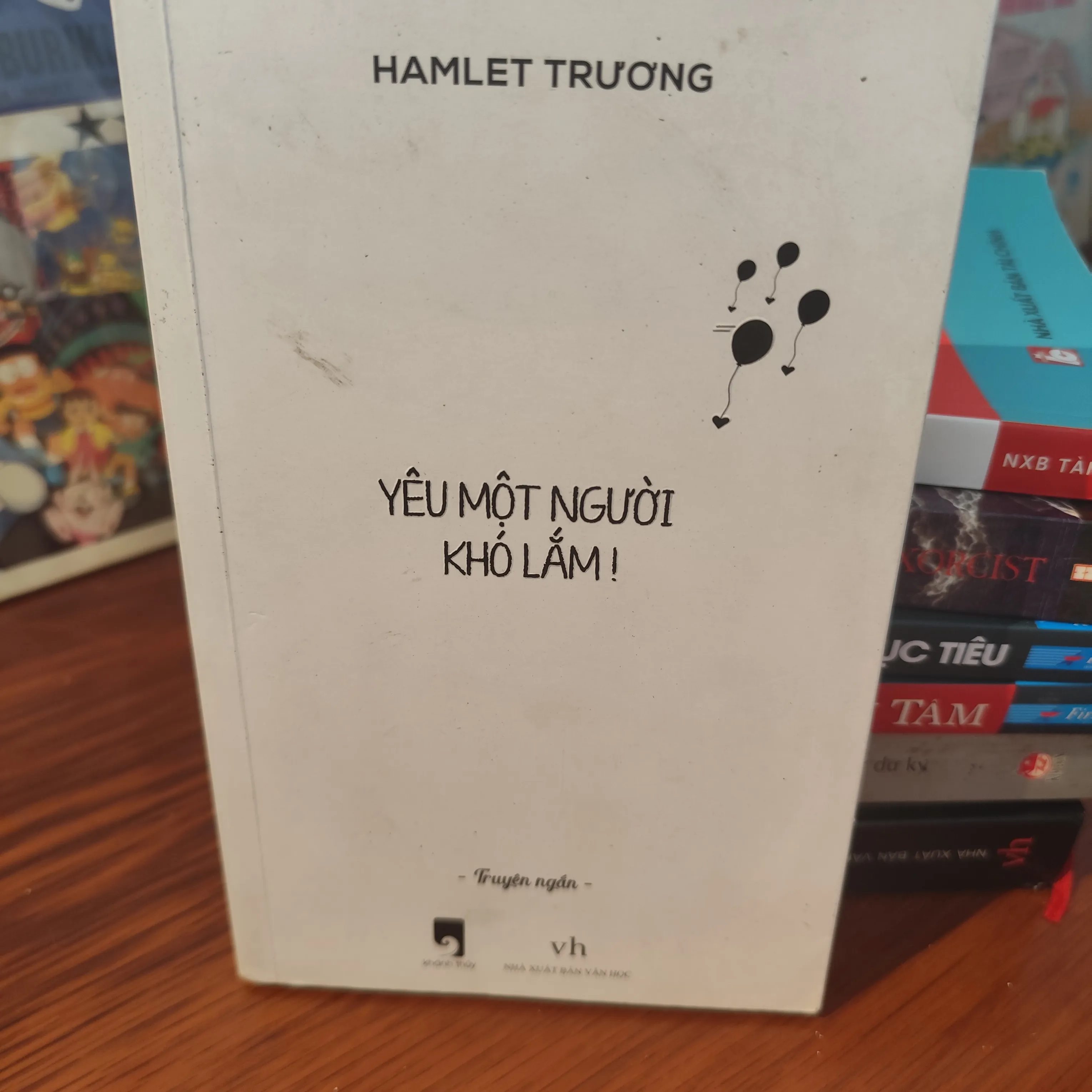 Yêu một người khó lắm by  - Sách Book Cover - Ngọc Hiển Books