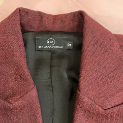 Set đồ vest công sở thanh lịch. Size S, màu đỏ tía, sử dụng 1 lần duy nhất 606238