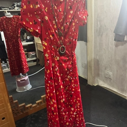 Váy đắp (drap dress) size M còn mới