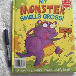 MY MONSTER SMELLS GROSS ! 