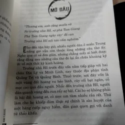 cuốn tiểu thuyết "Tết ở làng Địa Ngục" của tác giả Thảo Trang.  563848