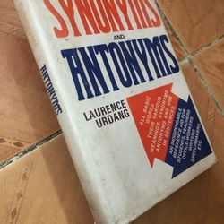 Sách Synonyms and Antonyms 306371