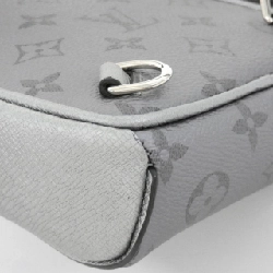 Túi đeo chéo ngoài trời Louis Vuitton Taiga Lama M30833 - Hàng hiệu Chính hãng 769681