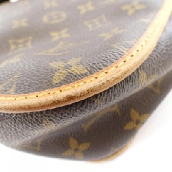 Túi đeo chéo Monogram PM M40106 của Louis Vuitton 613637