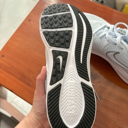 Giày Nike size 35.5cm 442629
