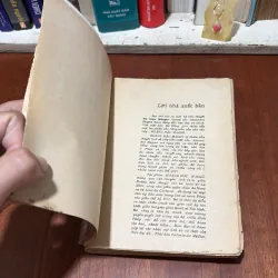 II Văn Học Nước Ngoài: Hoàng Hậu MácGô (2 Tập) - ALEXANĐRƠ ĐUYMA - 1988 781593