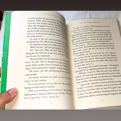 Sách cũ thư viện: Hit the Ground Running - Alison Hughes 732808