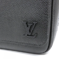 Túi đeo vai Louis Vuitton Taiga District PM M30850 - Hàng hiệu Chính hãng 776462