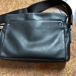 cần pass túi xách thời trang cho nam mới mua da thật 100% bao text  675075