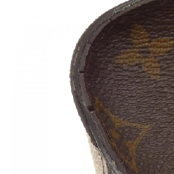 Túi đựng phụ kiện Louis Vuitton Monogram Chess Stand M81588 613671