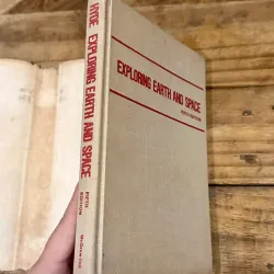 Exploring Earth and Space - Margaret O. Hyde 729019