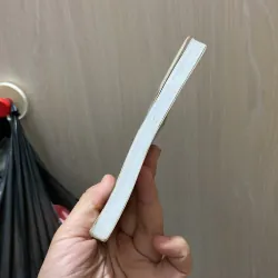 Phía sau một khách sạn - Khôi Vũ 970396