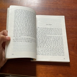II Tủ Sách Phòng Hồ Chí Minh: Những Người Con Đỡ Đầu Của Bác - Trần Đương - 2001 507415