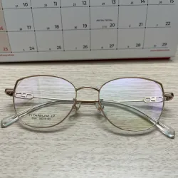 Kính mắt LilyEyewear chất liệu Titan màu hồng 578711