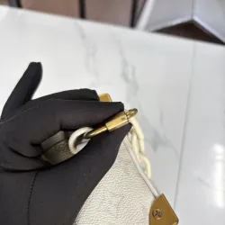 TÚI HỘP LV SOFT TRUNK MINI TRẮNG TINH KHÔI  976848