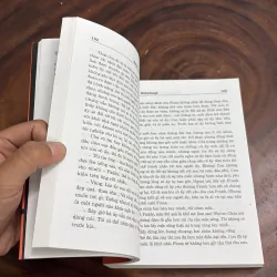 II Văn Học Kinh Điển: Những Con Chim Ẩn Mình Chờ Chết - COLLEEN Mc CULLOUGH - 2012 977224