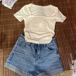 Bộ đồ áo phông quần bò nữ size S-M - chất liệu đẹp, mới.