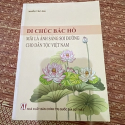 Di chúc Bác Hồ mãi là ánh sáng