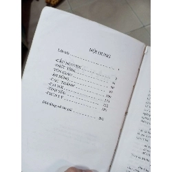Chạy Trốn (267 Câu Chuyện Để Suy Niệm) - Anthony De Mello có chữ ký mới 80% ố (Sách văn học) HCM1304 1011545