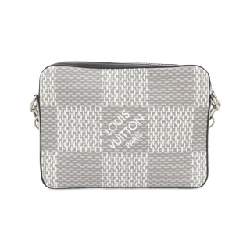 Túi đeo chéo Louis Vuitton Damier Graphite 3D Trio Messenger N50027 610376