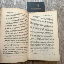 Cô gái mù chữ phá bom nguyên tử - Jonas Jonasson 762603