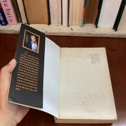II Tiểu Thuyết: Cô Gái Mù Chữ Phá Bom Nguyên Tử - JONAS JONASSON - 2018 576365