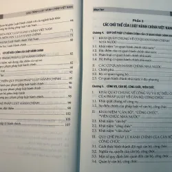 Giáo trình luật hành chính, còn gần như mới nguyên, chưa có vết tích gì. 756991