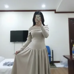 Đầm len tăm trễ vai dày mịn ấm size M L còn nguyên tag 1023567