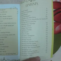 4 cuốn sách học từ vựng tiếng Anh. Little stories theo chủ đề 604445