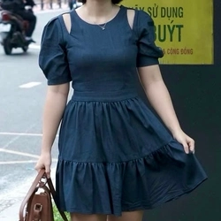 Váy nữ xanh navy tay phồng mới 95% Freesize 247256