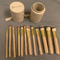 Bộ cọ trang điểm BH Cosmetics 988